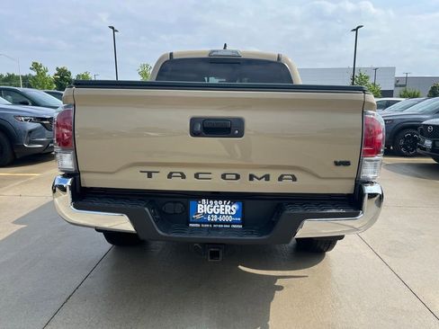 Used 2020 Toyota Tacoma TRD Off-Road AWD/4WD image 8