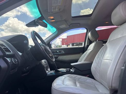 Used 2016 Ford Explorer Platinum AWD/4WD image 18