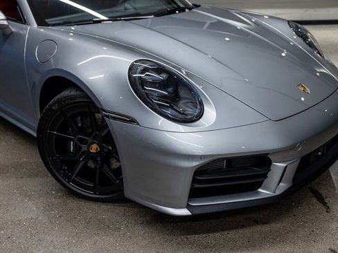 Certified 2025 Porsche 911 Carrera image 18