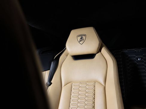 Used 2019 Lamborghini Urus AWD/4WD image 44