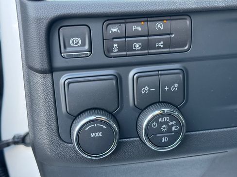 New 2025 Chevrolet Suburban Premier RWD image 14