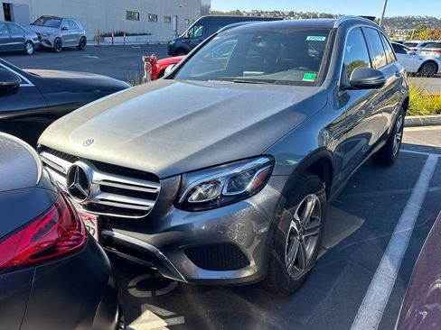 Used 2019 Mercedes-Benz GLC 350e 4MATIC image 2