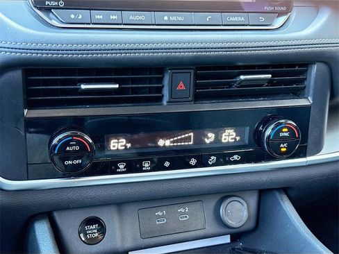 Used 2024 Nissan Rogue SV image 21