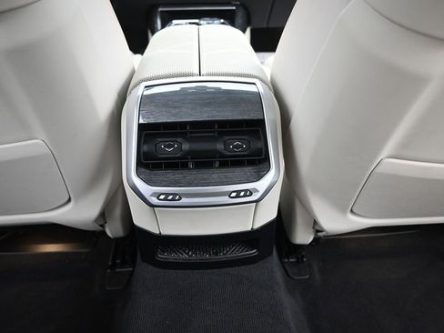 Certified 2023 BMW 760i xDrive image 39