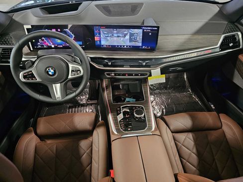 New 2026 BMW X5 xDrive40i w/ M Sport Package AWD/4WD image 10