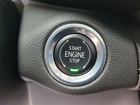 Used 2022 Buick Envision Essence w/ Sport Touring Package image 29