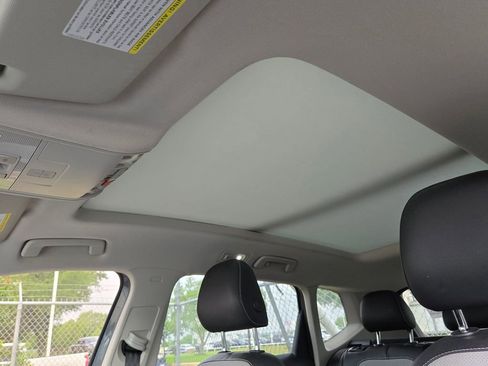 Used 2022 Volkswagen Taos SEL w/ Panoramic Sunroof Package FWD image 14