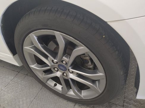 Used 2020 Ford Fusion SEL FWD image 31