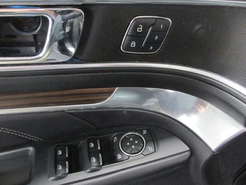 Used 2019 Ford Explorer Limited w/ Class III Trailer Tow Package image 35