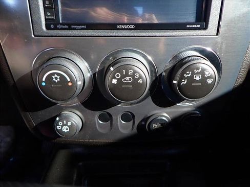 Used 2009 HUMMER H3 Alpha image 16