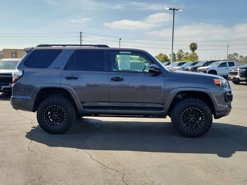 Used 2015 Toyota 4Runner Limited w/ Convenience Package AWD/4WD image 9