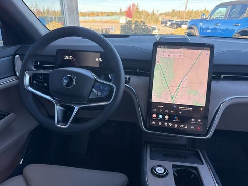 New 2025 Volvo EX90 Ultra image 18