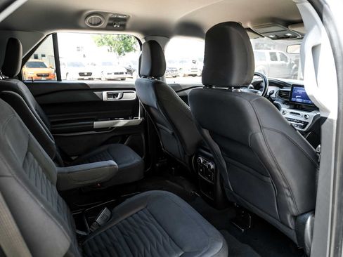 Used 2021 Ford Explorer XLT RWD image 35