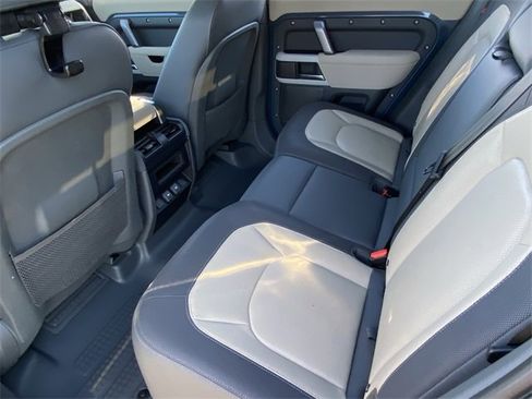 Used 2023 Land Rover Defender 110 X-Dynamic SE image 25