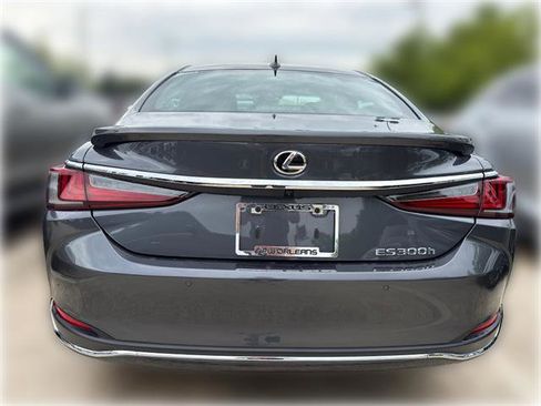 Used 2025 Lexus ES 300h w/ Premium Package FWD image 4