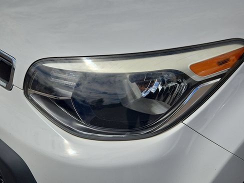 Used 2015 Kia Soul + w/ Audio Package FWD image 23