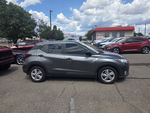 Used 2021 Nissan Kicks S FWD image 3