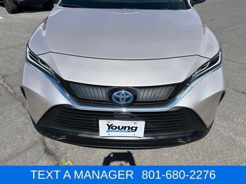 Used 2024 Toyota Venza LE AWD/4WD image 9