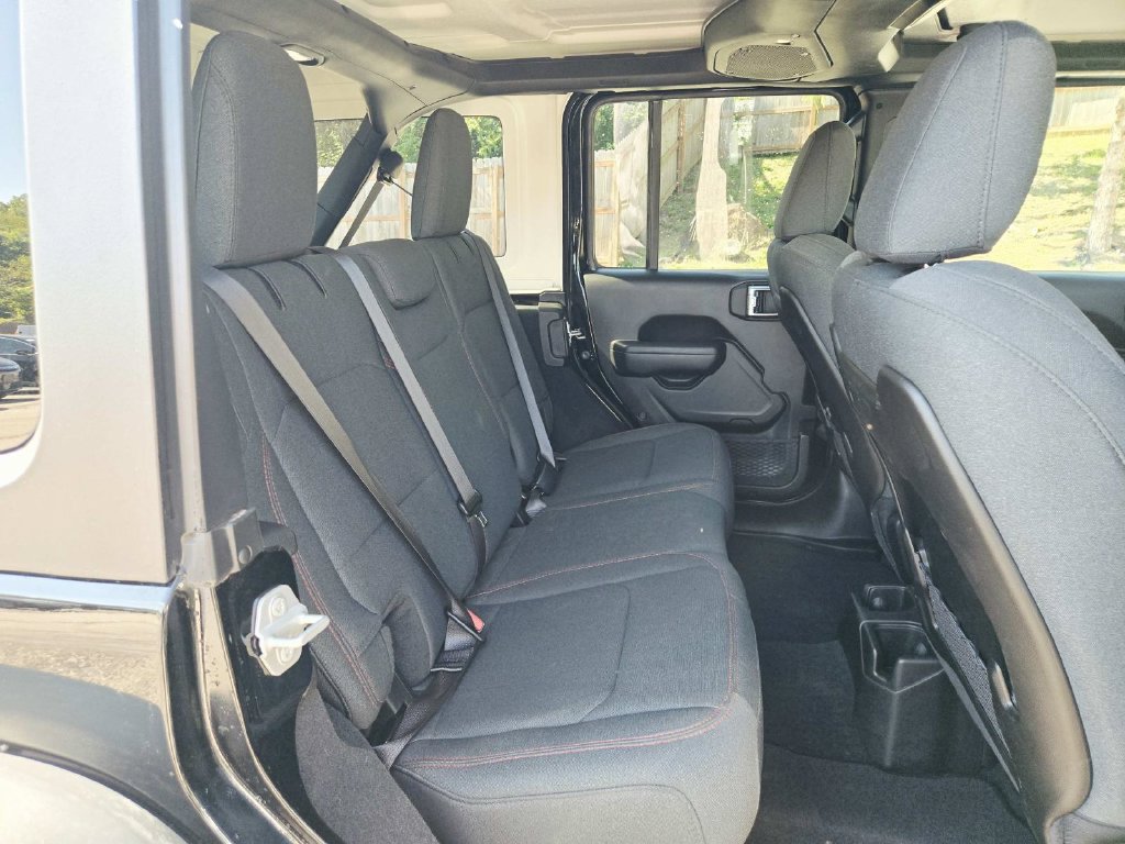 Used 2026 Jeep Wrangler Unlimited Rubicon AWD/4WD image 15