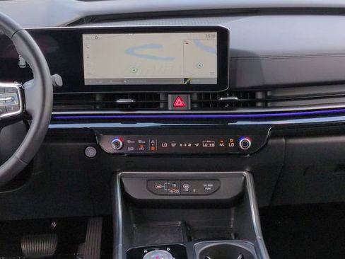 Used 2025 Kia Carnival SX Prestige FWD image 18