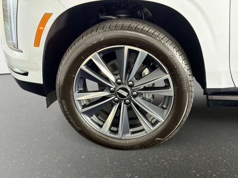 Used 2026 Cadillac Escalade Sport w/ Touring Package AWD/4WD image 12