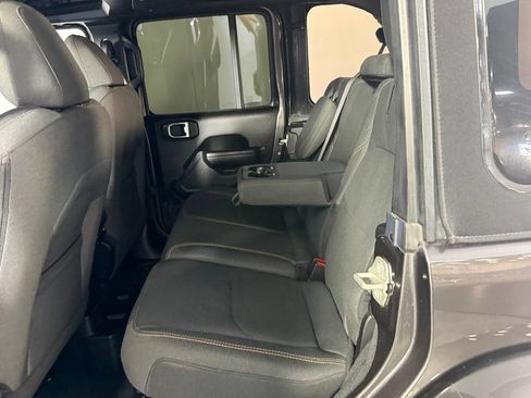 Used 2024 Jeep Wrangler Unlimited AWD/4WD image 25