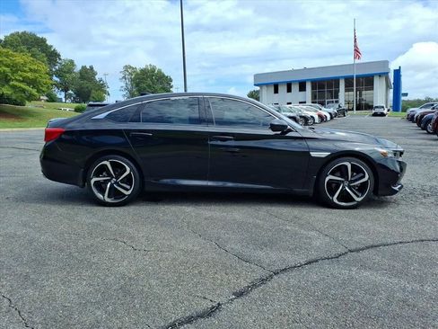 Used 2022 Honda Accord Sport image 2