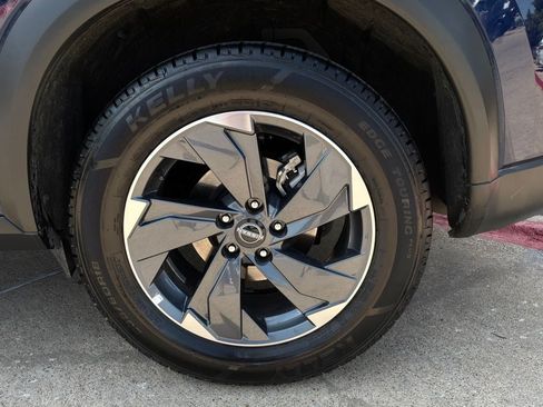Used 2026 Nissan Rogue SV FWD image 9