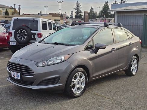 Used 2014 Ford Fiesta SE w/ Comfort Package FWD image 4