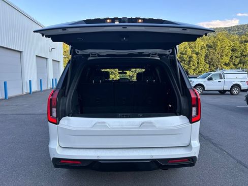 Used 2025 Ford Expedition Tremor AWD/4WD image 8