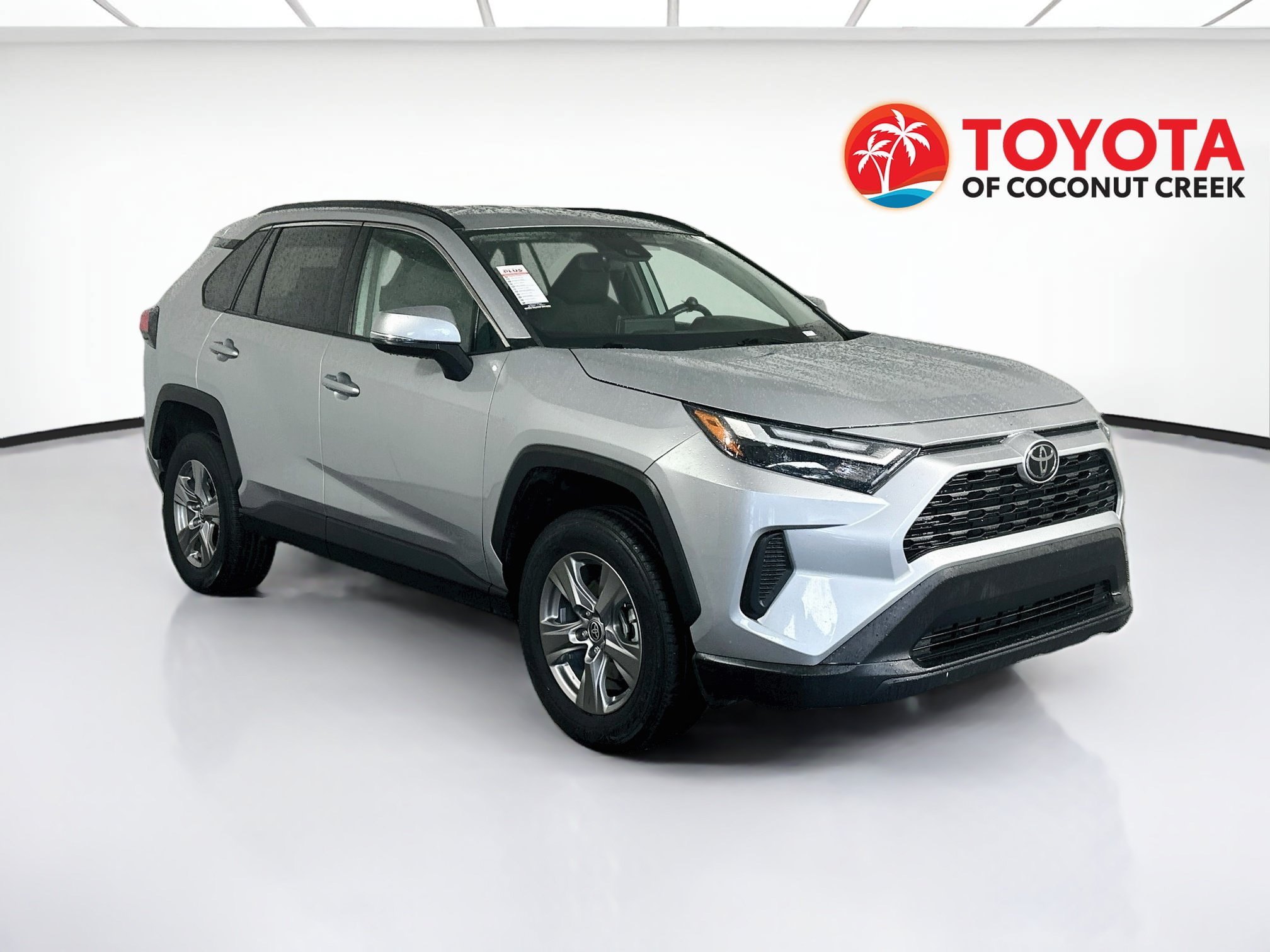 Used 2024 Toyota RAV4 XLE FWD image 1