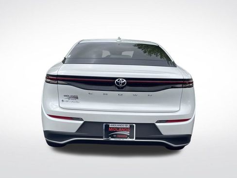 Used 2026 Toyota Crown AWD/4WD image 5