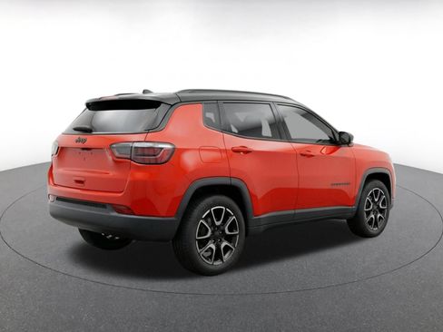 Used 2025 Jeep Compass Trailhawk AWD/4WD image 9