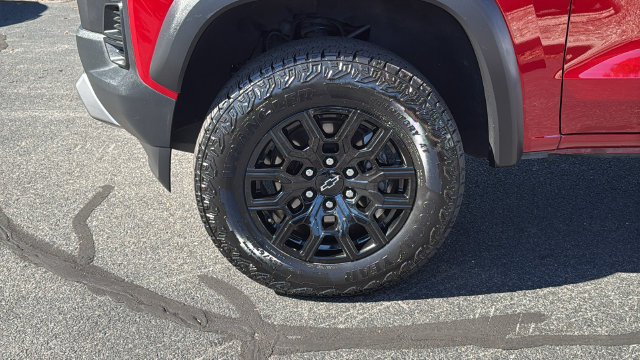 Used 2024 Chevrolet Colorado Trail Boss w/ Technology Package AWD/4WD image 8