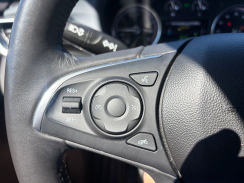 Used 2019 Buick Enclave Essence AWD/4WD image 18