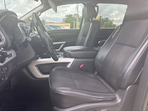 Used 2019 Nissan Titan PRO-4X AWD/4WD image 17