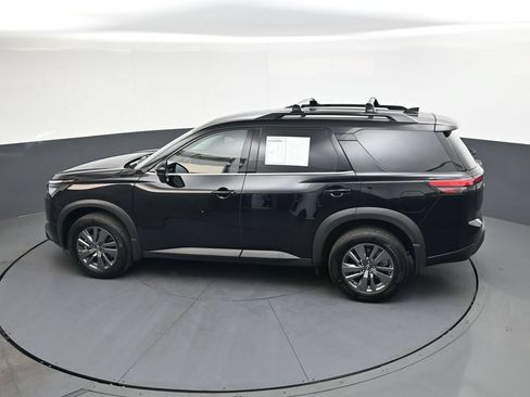 Used 2025 Nissan Pathfinder SV AWD/4WD image 40