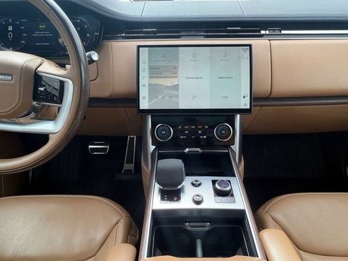 Used 2023 Land Rover Range Rover SE AWD/4WD image 3