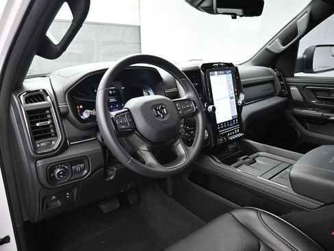 Used 2024 RAM 1500 Limited AWD/4WD image 17