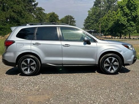 Used 2018 Subaru Forester 2.5i Premium AWD/4WD image 10