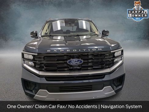 Certified 2025 Ford Expedition Platinum w/ Driver's Package AWD/4WD image 2