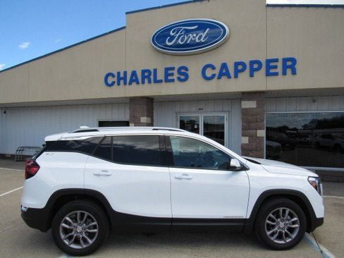 Used 2024 GMC Terrain SLT AWD/4WD image 4