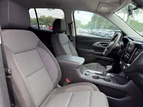 Used 2021 Chevrolet Traverse LS FWD image 15