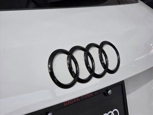 Certified 2024 Audi Q3 2.0T Premium Plus image 9