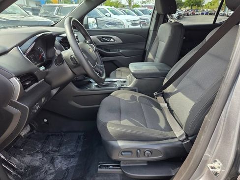 Used 2023 Chevrolet Traverse LT FWD image 5