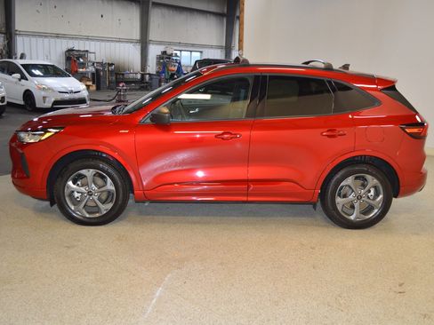 Certified 2024 Ford Escape ST-Line w/ Tech Pack #1 image 6