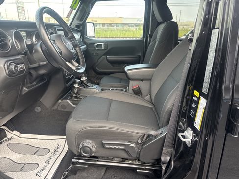 Used 2021 Jeep Wrangler Unlimited Sport image 12