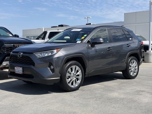 Certified 2019 Toyota RAV4 XLE Premium w/ Carpet Mat Package FWD image 6
