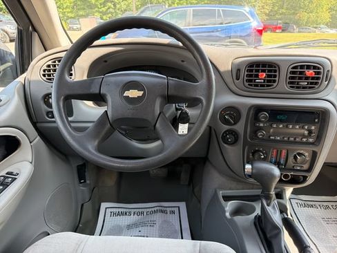 Used 2005 Chevrolet TrailBlazer LS w/ LS Preferred Equipment Group AWD/4WD image 13
