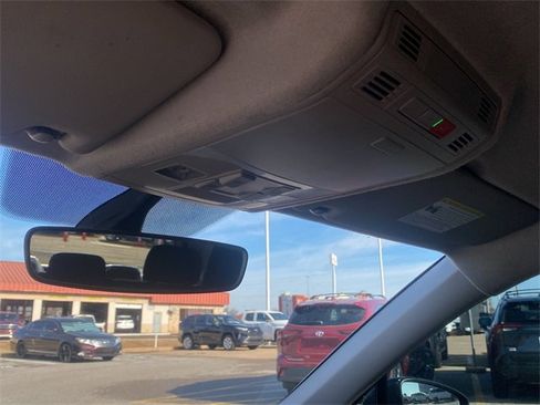 Used 2023 Volkswagen Tiguan S image 29